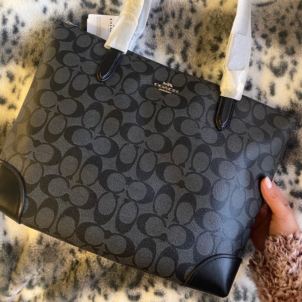 Black and gray genuine Coach purse nwt *SOLD*